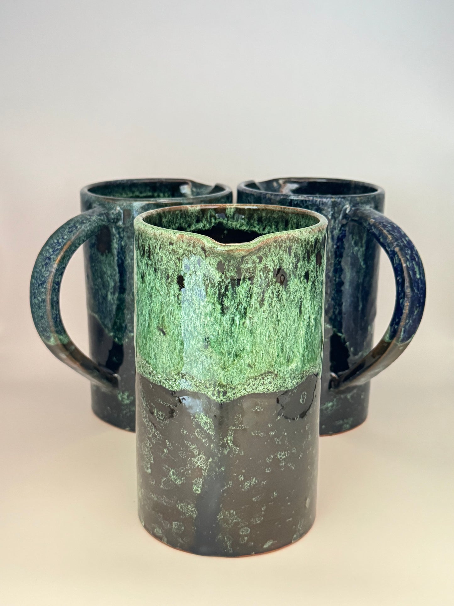 Handgefertigte Karaffe aus Keramik (1 L)