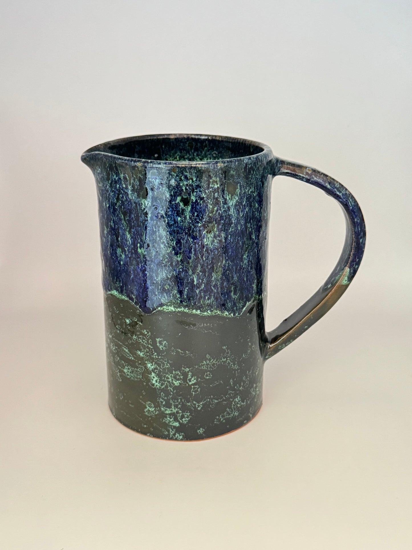 Handgefertigte Karaffe aus Keramik (1 L)