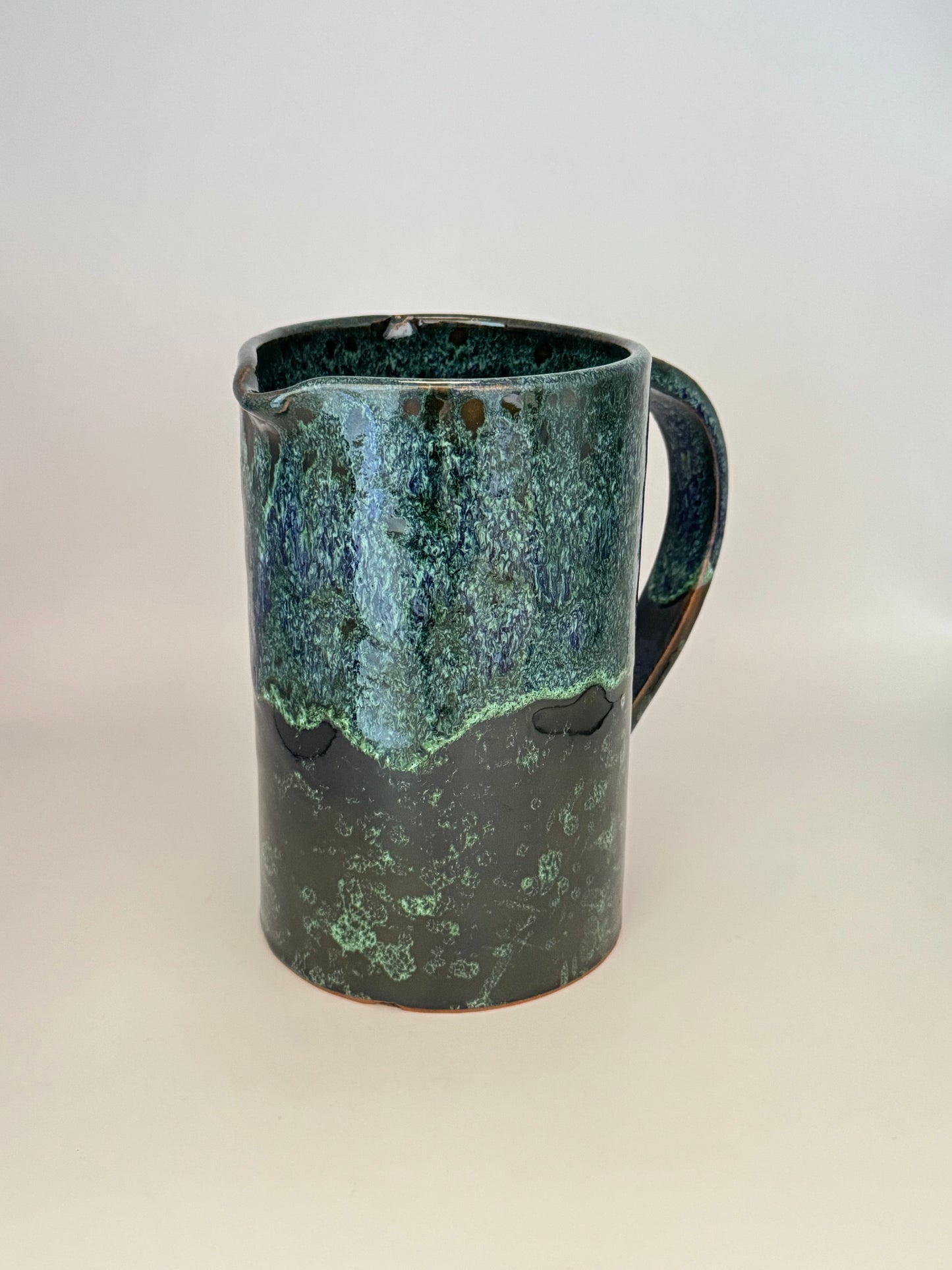 Handgefertigte Karaffe aus Keramik (1 L)