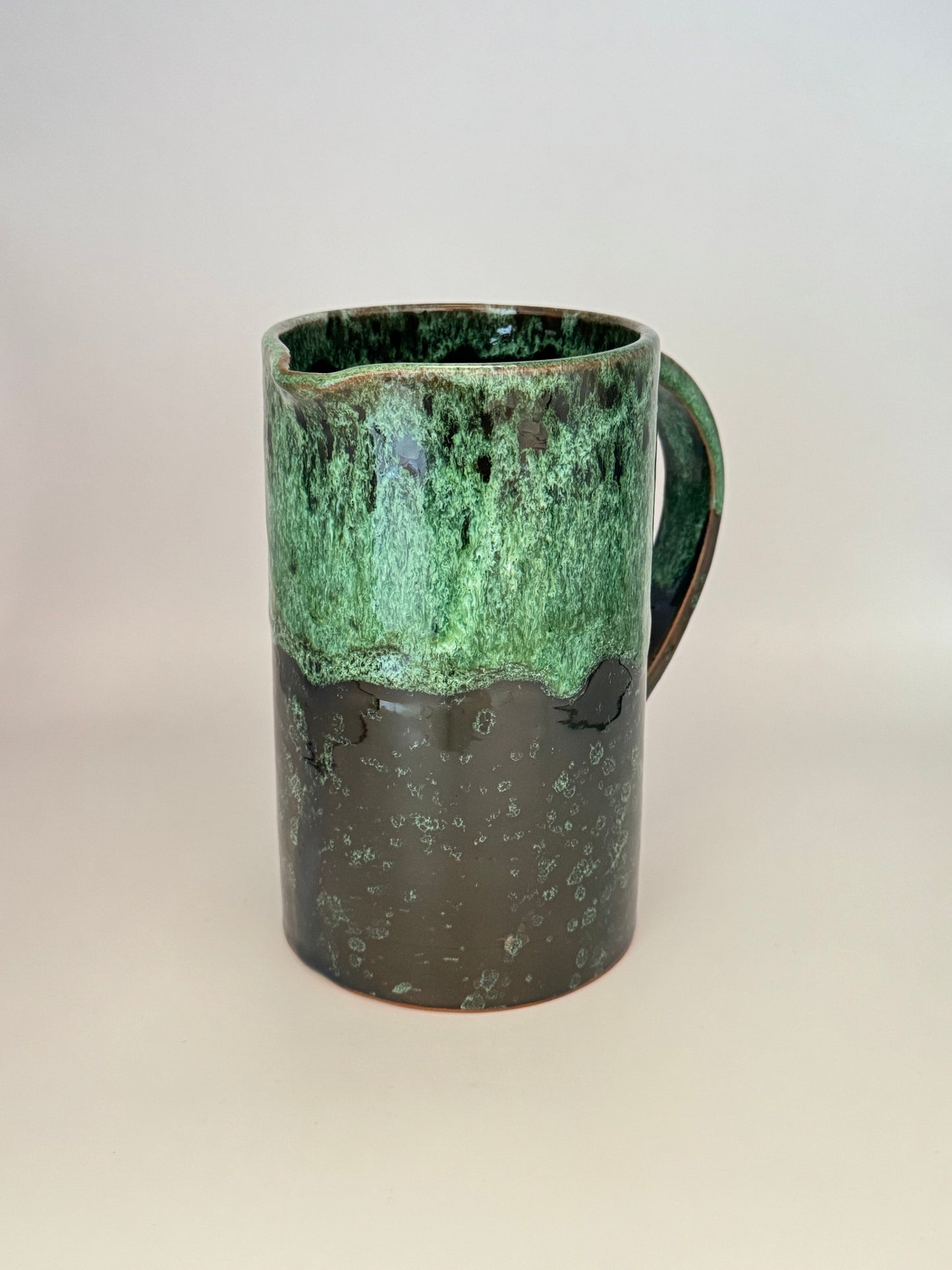 Handgefertigte Karaffe aus Keramik (1 L)