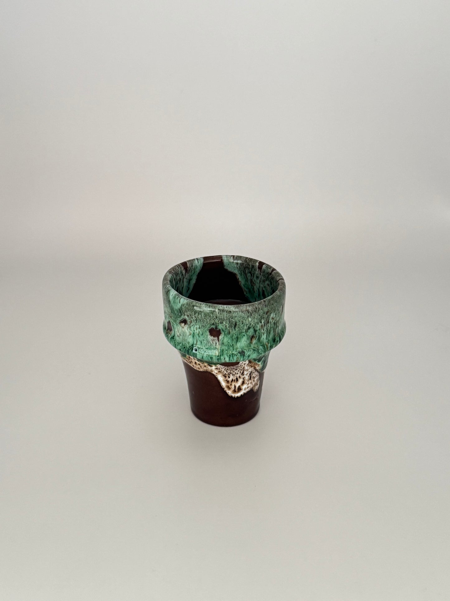 Handgefertigte Keramikbecher