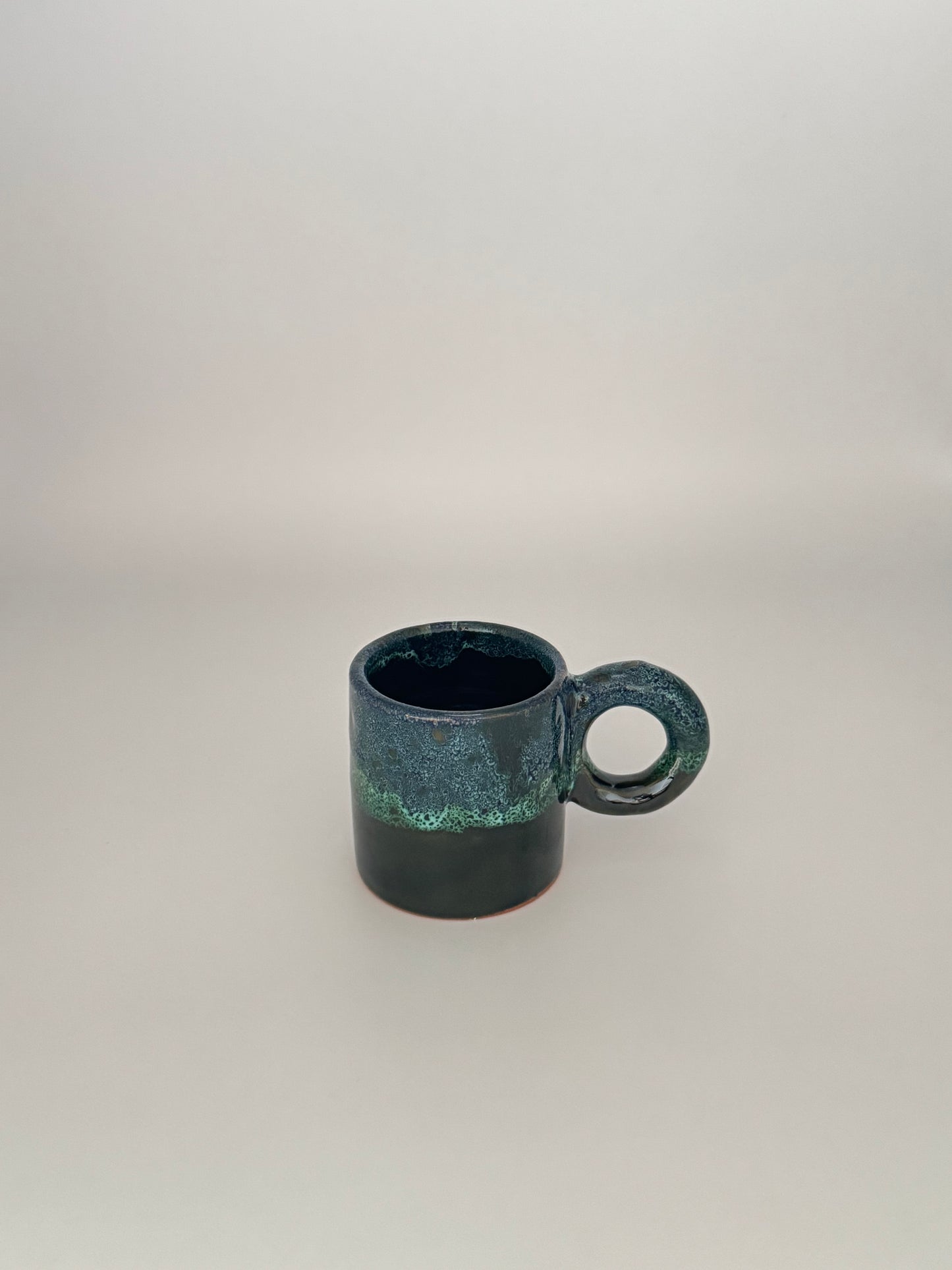 Handgefertigte Keramiktasse