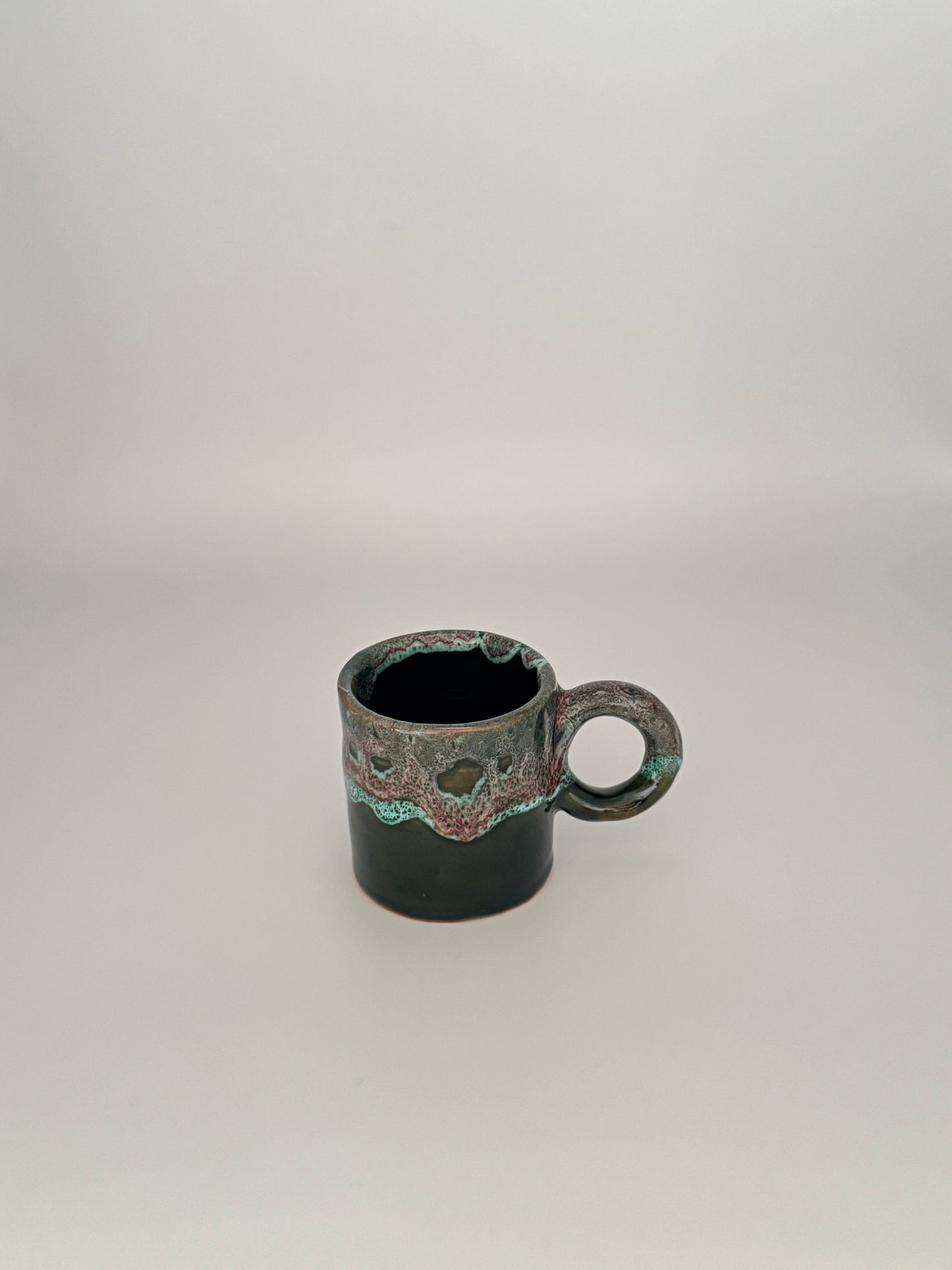 Handgefertigte Keramiktasse