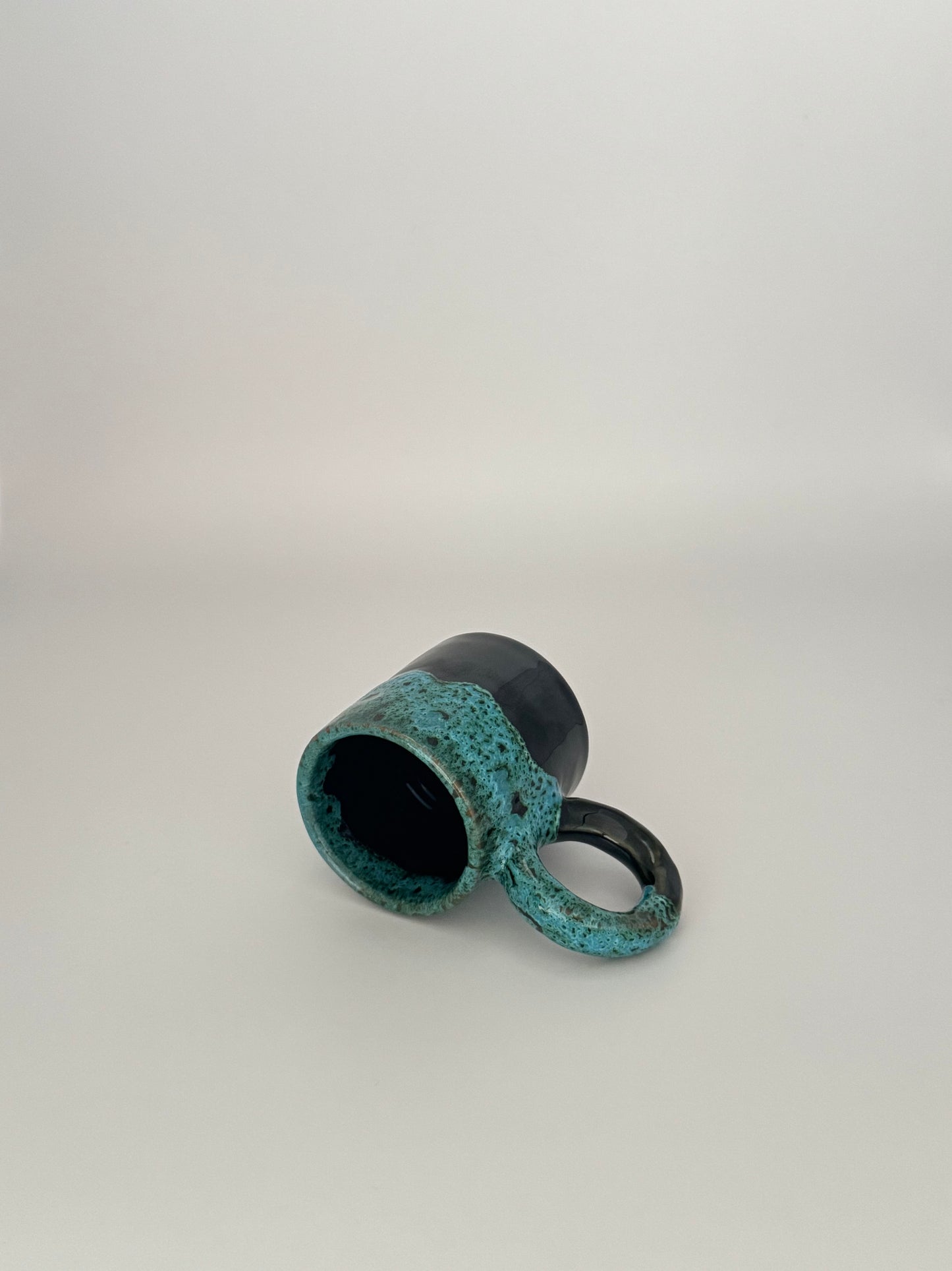 Handgefertigte Keramiktasse