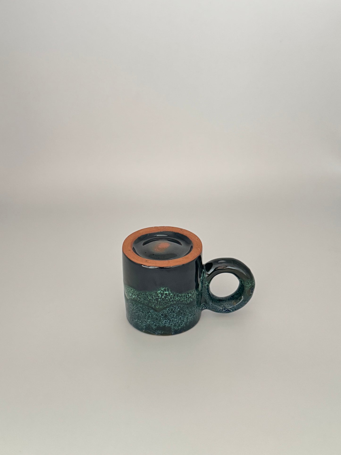 Handgefertigte Keramiktasse