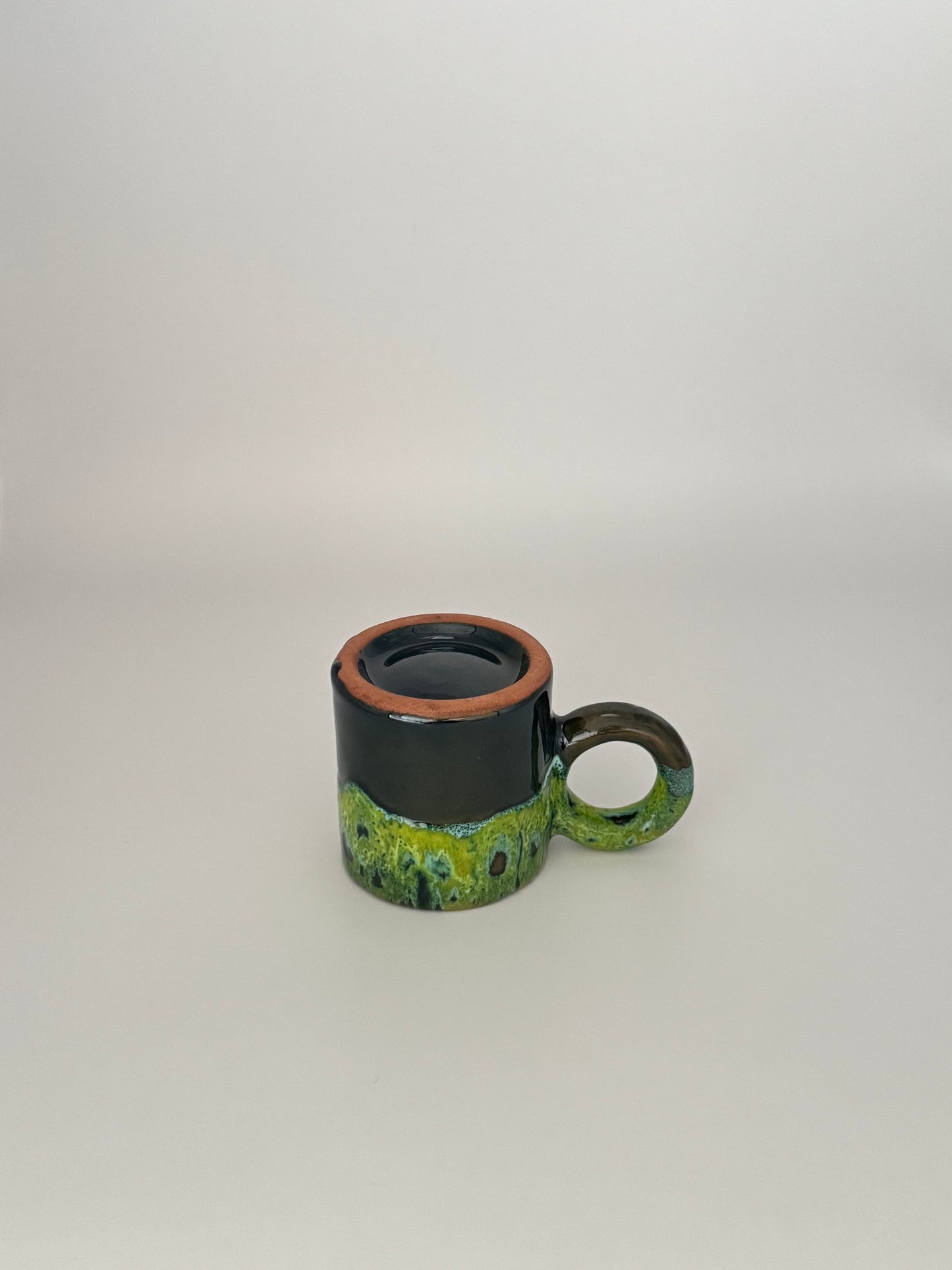 Handgefertigte Keramiktasse