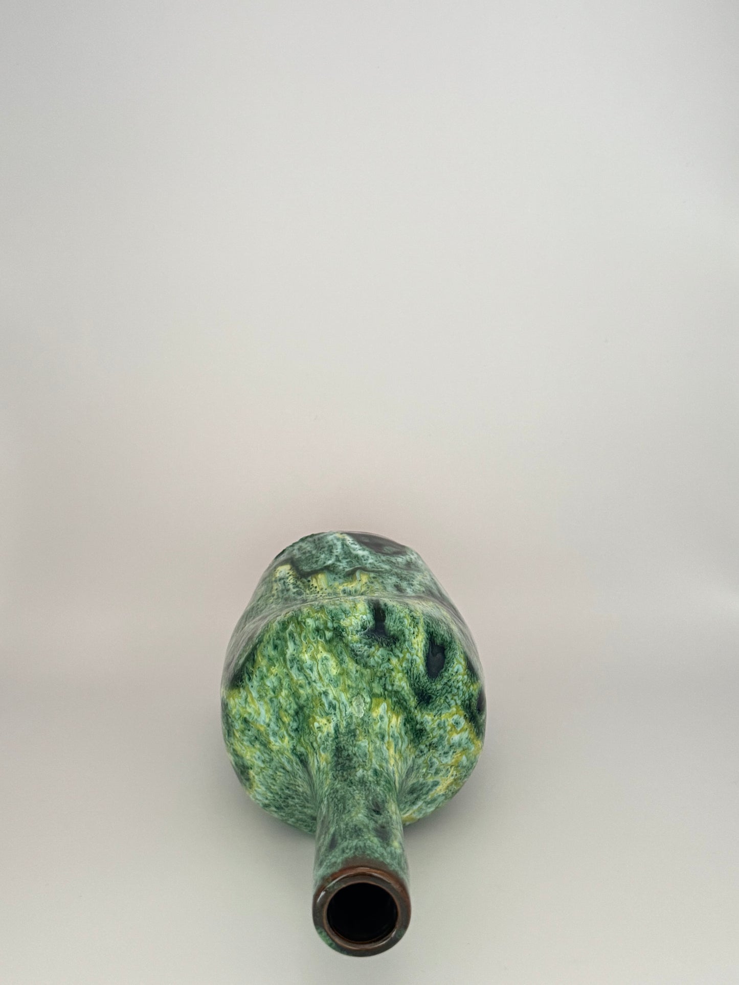 Handgefertigte Keramikvase (asymmetrisches Design)