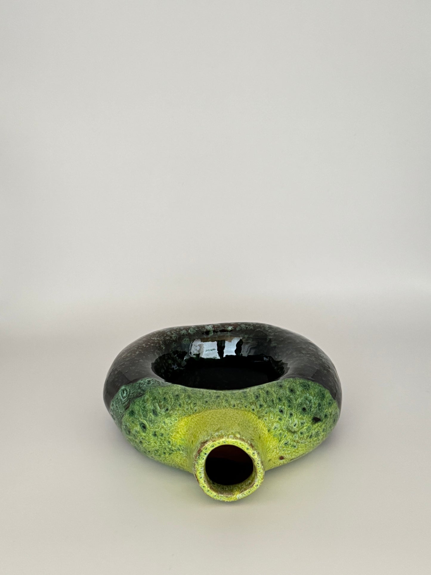 Handgefertigte Keramikvase (Ringform)