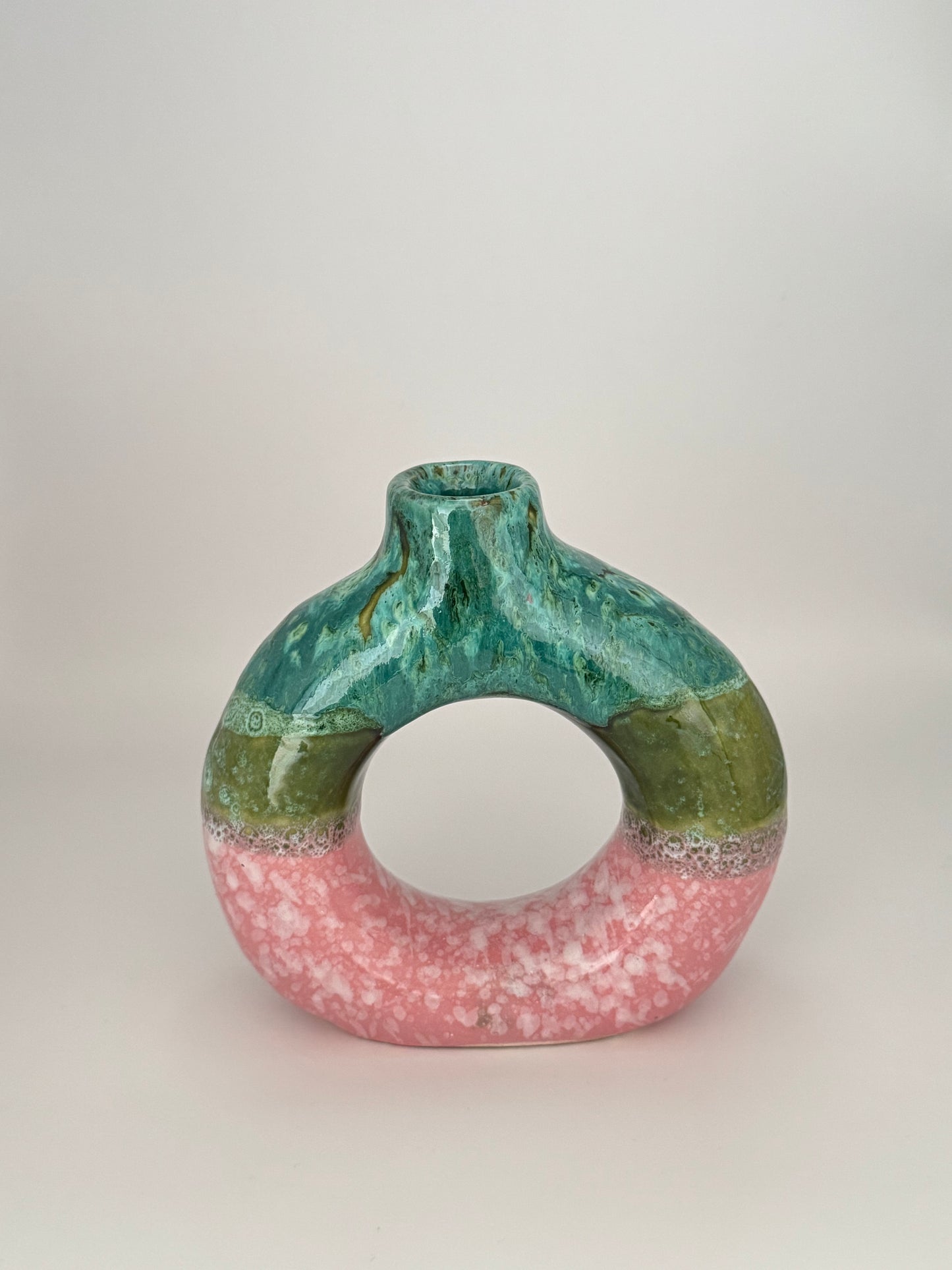 Handgefertigte Keramikvase (Ringform)