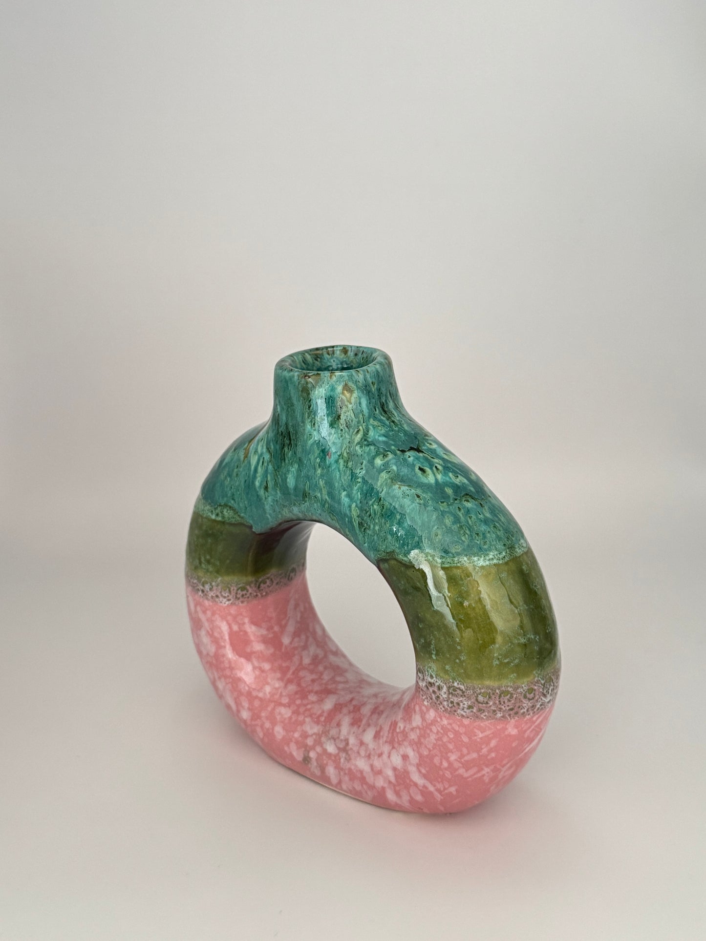 Handgefertigte Keramikvase (Ringform)