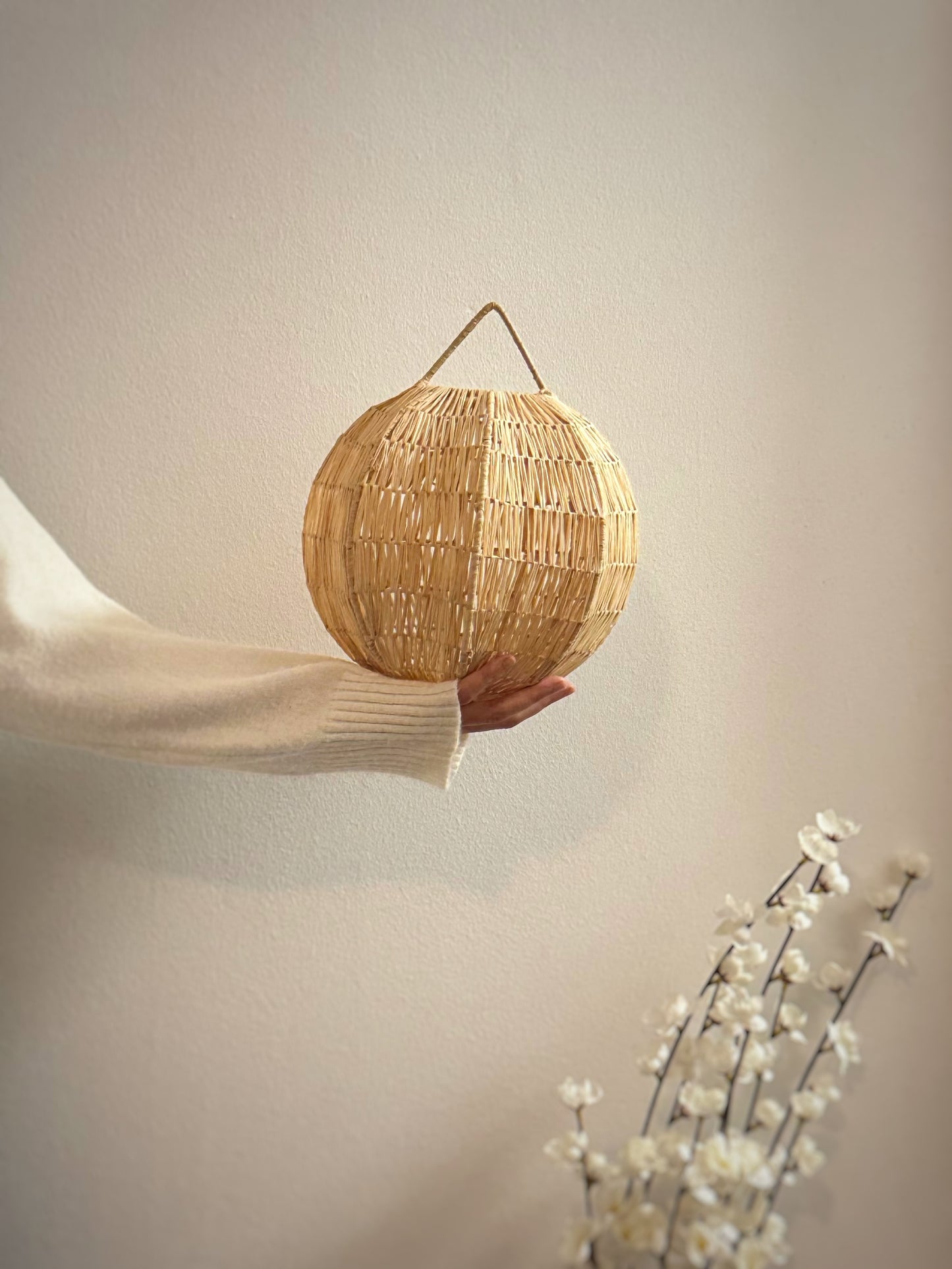 Runde Lampe aus Raffia  - Palm Sphere