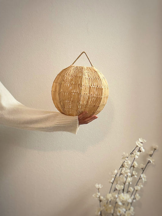 Runde Lampe aus Raffia  - Palm Sphere